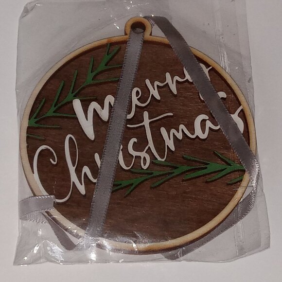 🎯 10 for $12 / NEW Merry Christmas Ornament, Wood Holiday Ornament - Picture 5 of 6